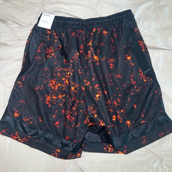 Nike - Picture 3 of 4